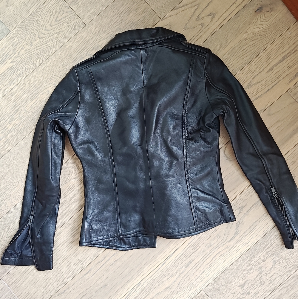 Leather jacket - Picture 10 of 11